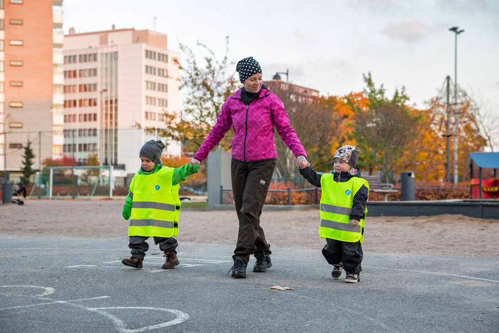 Täysi tuki yhteiskunnan toimintojen turvaajille